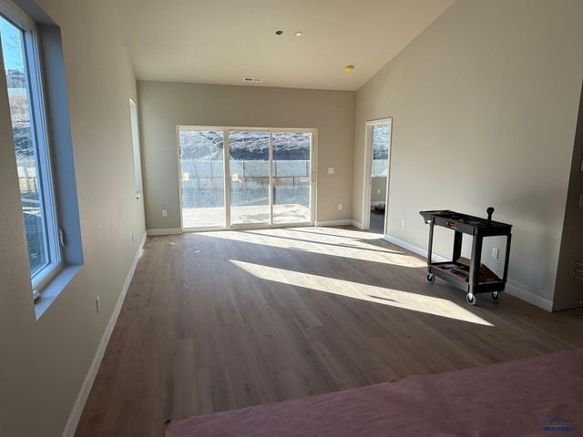 2527 HENNESSY DRIVE, Rapid City, SD 57701