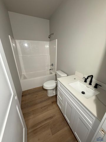 2527 HENNESSY DRIVE, Rapid City, SD 57701