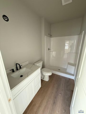 2527 HENNESSY DRIVE, Rapid City, SD 57701