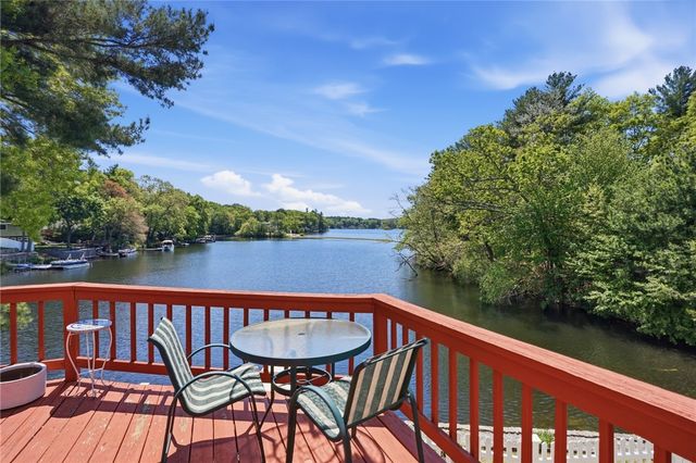 31 Beverly Circle, Smithfield, RI 02828
