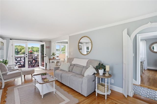 31 Beverly Circle, Smithfield, RI 02828