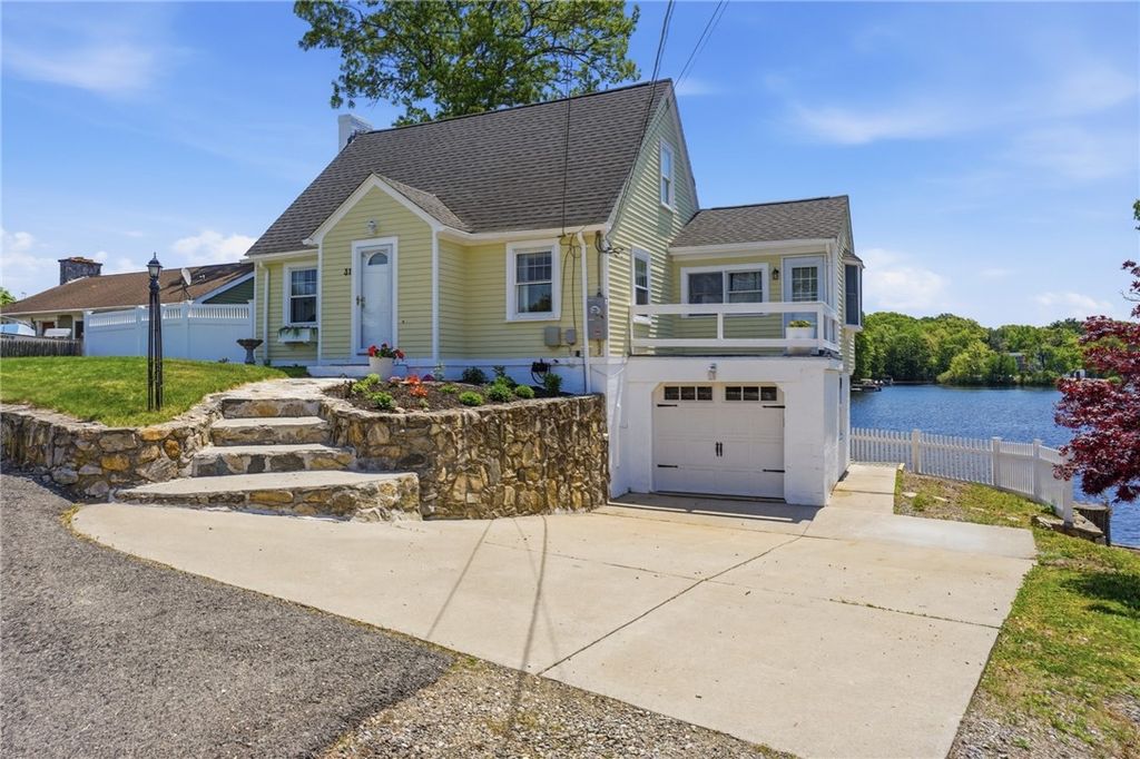 31 Beverly Circle, Smithfield, RI 02828
