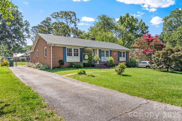 1604 Grantham Drive, High Point, NC 27265
