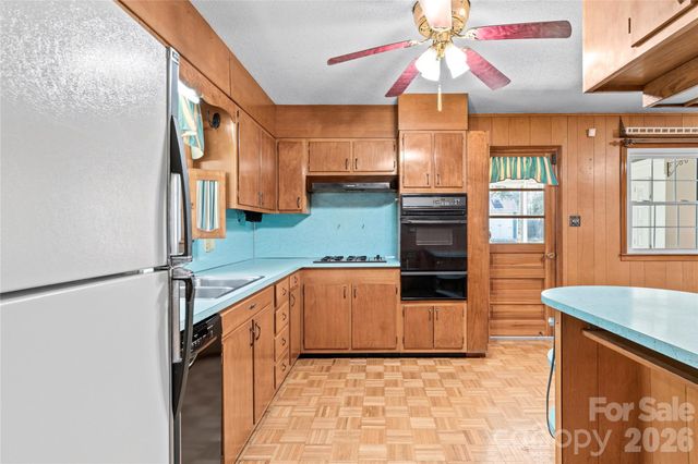1604 Grantham Drive, High Point, NC 27265
