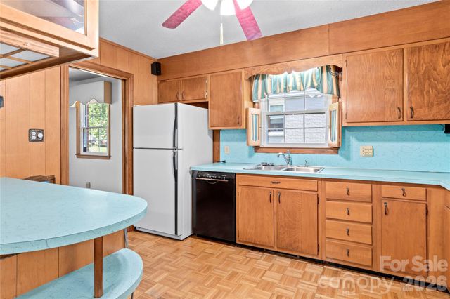 1604 Grantham Drive, High Point, NC 27265