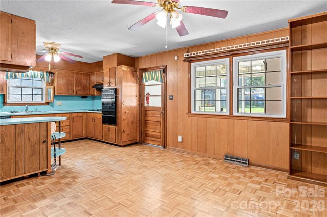 1604 Grantham Drive, High Point, NC 27265