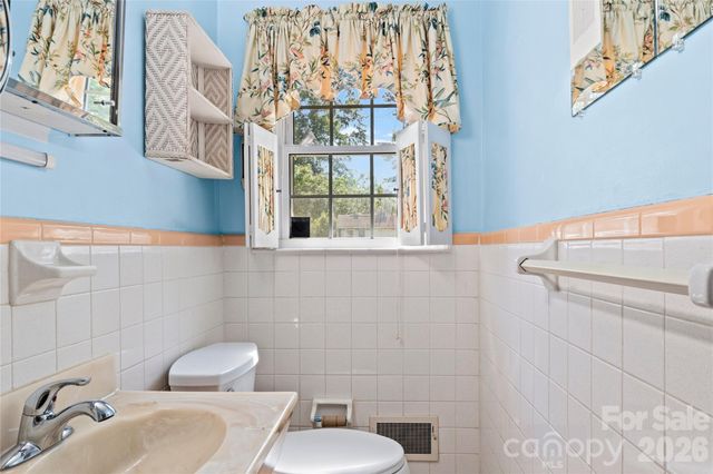1604 Grantham Drive, High Point, NC 27265