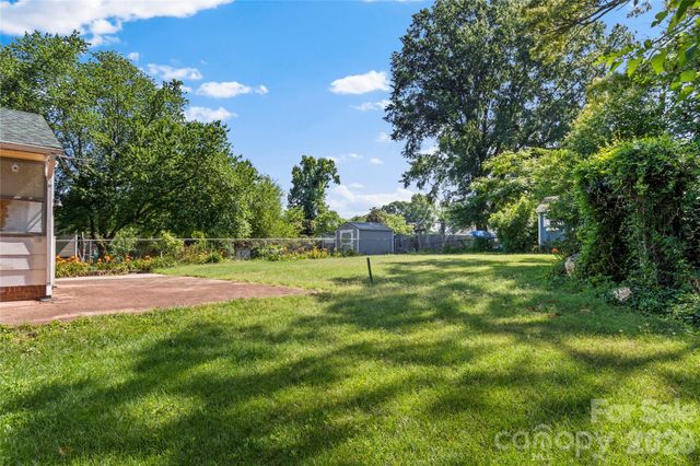 1604 Grantham Drive, High Point, NC 27265