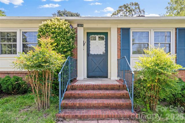 1604 Grantham Drive, High Point, NC 27265