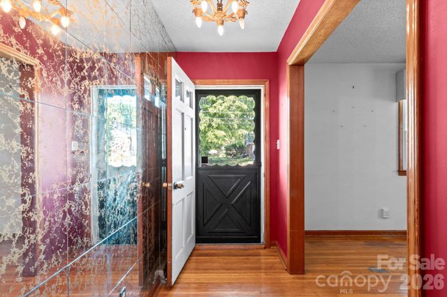 1604 Grantham Drive, High Point, NC 27265
