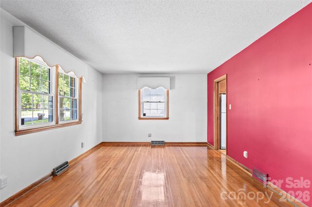 1604 Grantham Drive, High Point, NC 27265