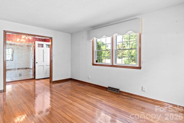 1604 Grantham Drive, High Point, NC 27265