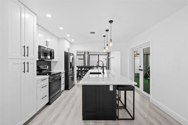 2634 NW 52nd Court, Fort Lauderdale, FL 33309