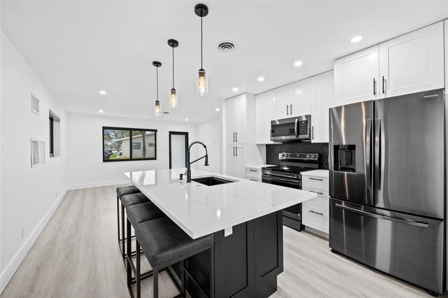 2634 NW 52nd Court, Fort Lauderdale, FL 33309