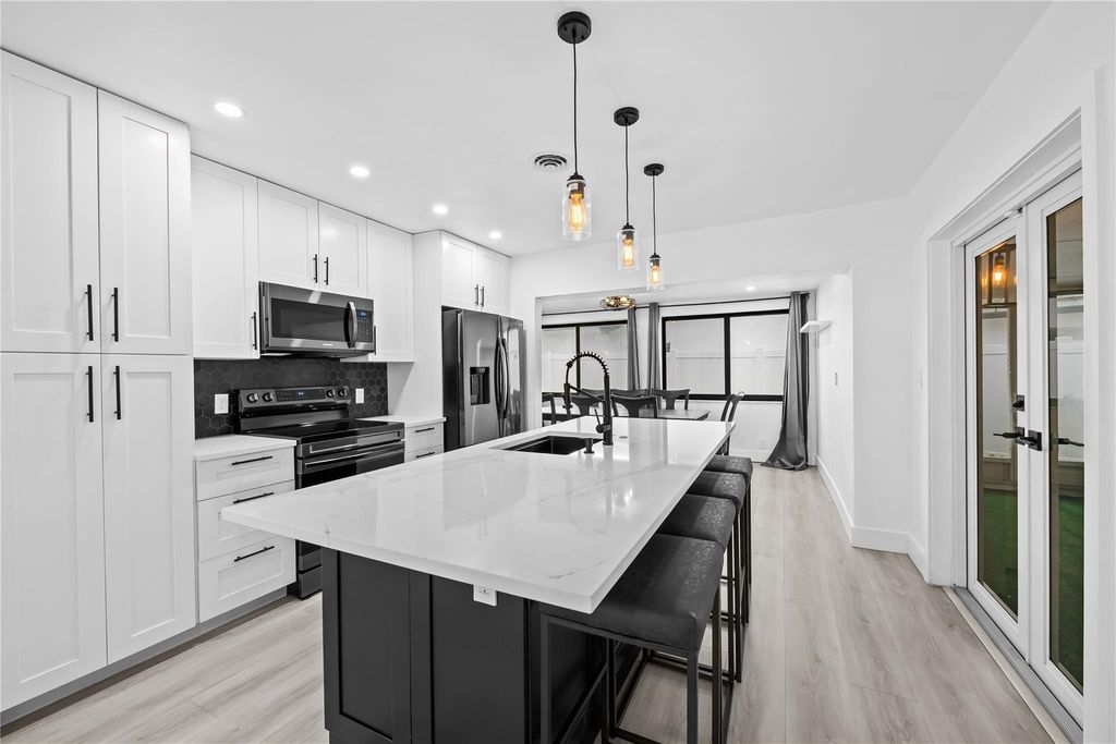 2634 NW 52nd Court, Fort Lauderdale, FL 33309