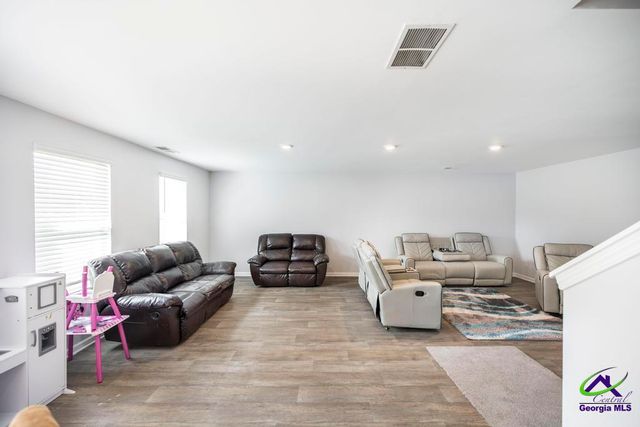 102 Clarks Court, Jackson, GA 30233