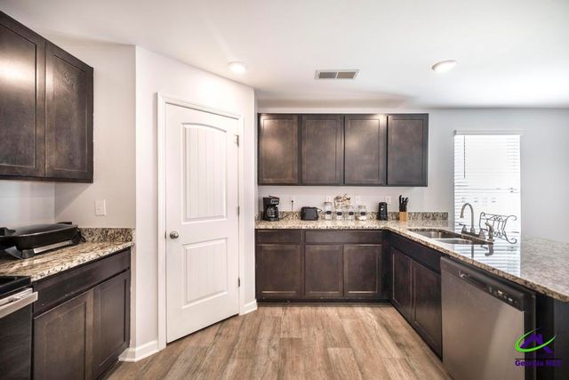 102 Clarks Court, Jackson, GA 30233