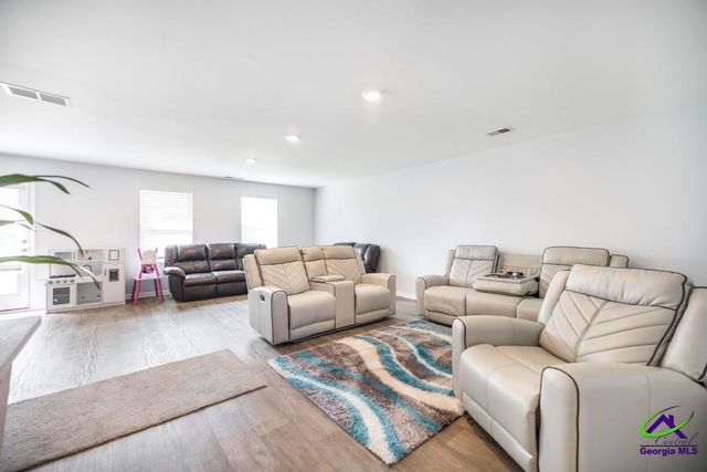 102 Clarks Court, Jackson, GA 30233