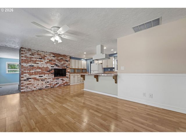 14884 Se PRIMROSE Ave, Milwaukie, OR 97267
