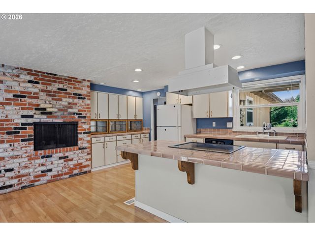14884 Se PRIMROSE Ave, Milwaukie, OR 97267