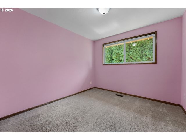 14884 Se PRIMROSE Ave, Milwaukie, OR 97267