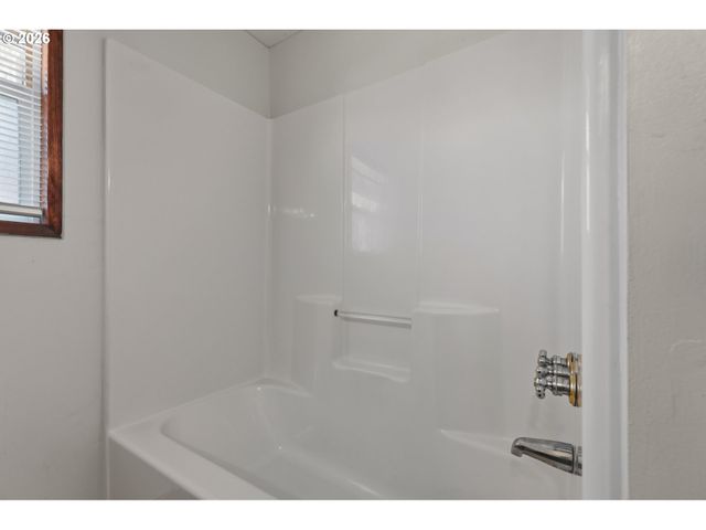 14884 Se PRIMROSE Ave, Milwaukie, OR 97267