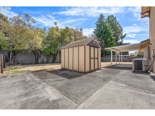 14884 Se PRIMROSE Ave, Milwaukie, OR 97267