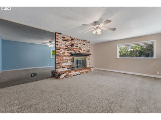 14884 Se PRIMROSE Ave, Milwaukie, OR 97267
