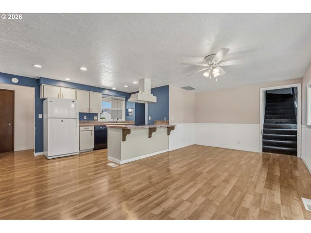 14884 Se PRIMROSE Ave, Milwaukie, OR 97267