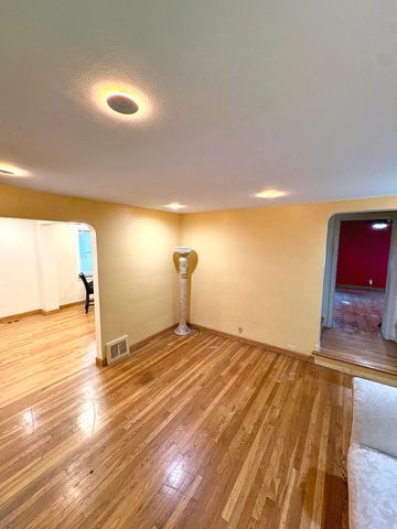 3312 W 84th Street, Chicago, IL 60652