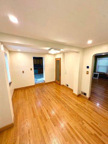 3312 W 84th Street, Chicago, IL 60652
