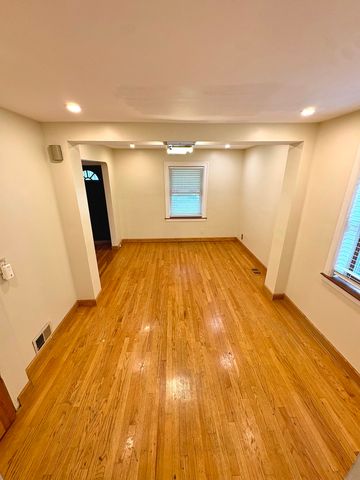 3312 W 84th Street, Chicago, IL 60652