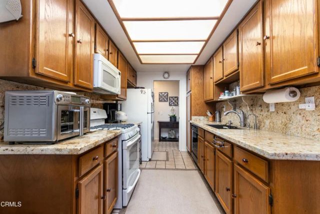 945 Shady Lane, Glendora, CA 91740