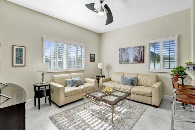 7967 E Exeter Boulevard 203, Tamarac, FL 33321