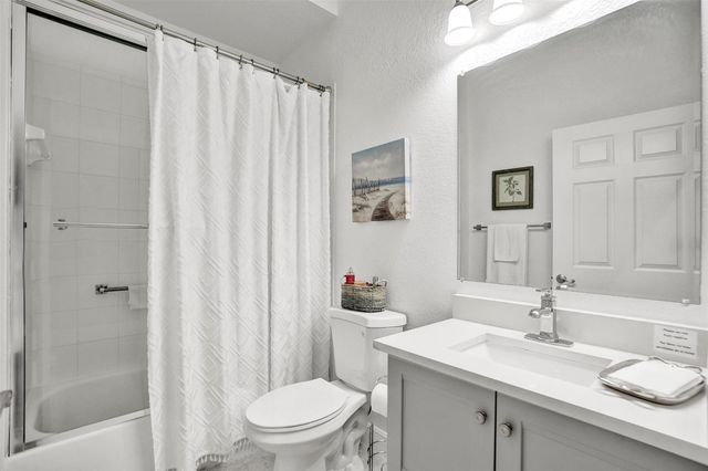 7967 E Exeter Boulevard 203, Tamarac, FL 33321