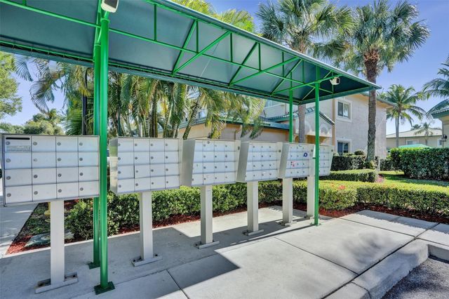 7967 E Exeter Boulevard 203, Tamarac, FL 33321