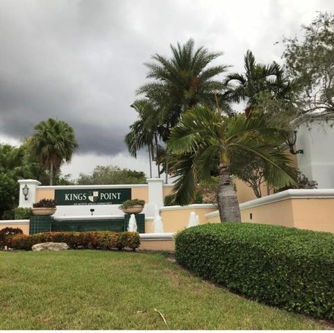 7967 E Exeter Boulevard 203, Tamarac, FL 33321