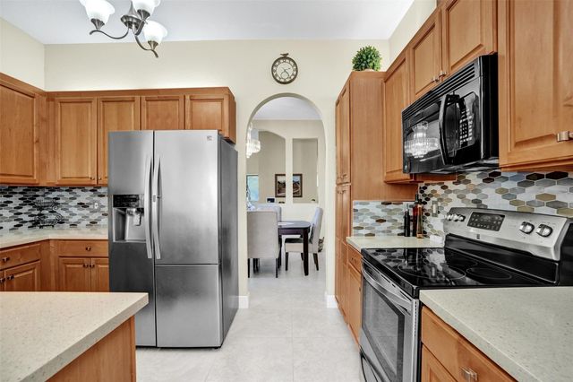 7967 E Exeter Boulevard 203, Tamarac, FL 33321