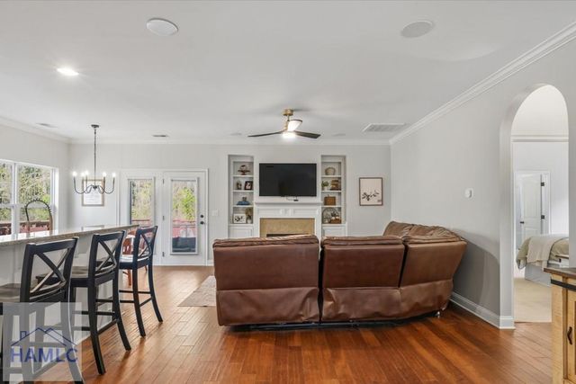 145 Jacobs Circle, Richmond Hill, GA 31324