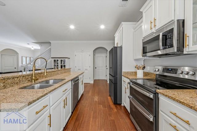 145 Jacobs Circle, Richmond Hill, GA 31324