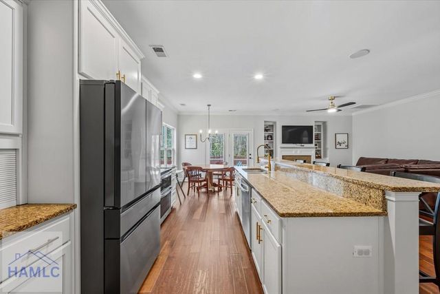 145 Jacobs Circle, Richmond Hill, GA 31324