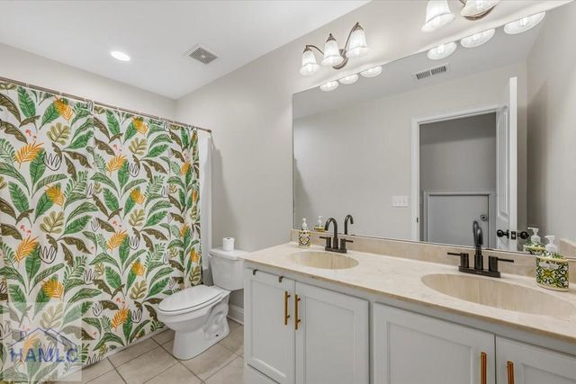 145 Jacobs Circle, Richmond Hill, GA 31324