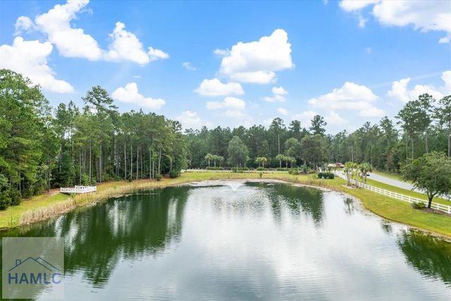 145 Jacobs Circle, Richmond Hill, GA 31324