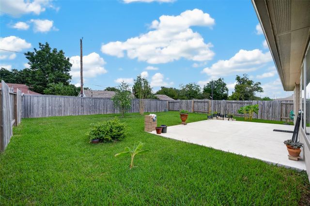 3210 Specklebelly Drive Drive, Baytown, TX 77521