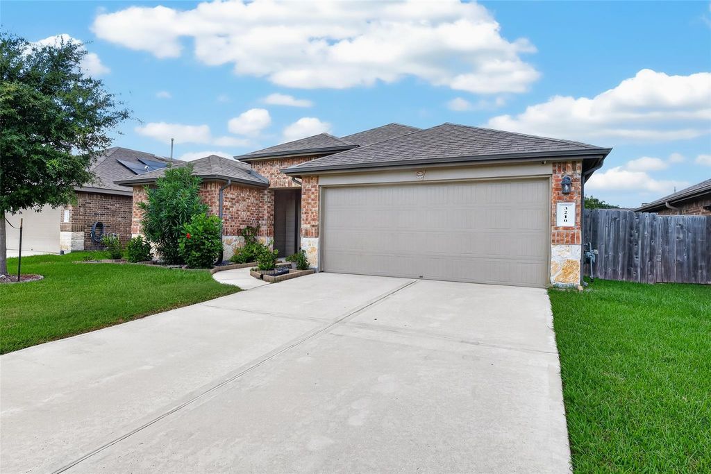 3210 Specklebelly Drive Drive, Baytown, TX 77521