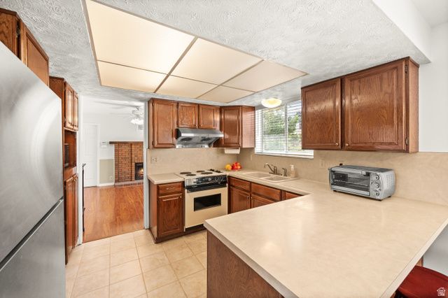 1650 E NICHOLE CIR, Sandy, UT 84093