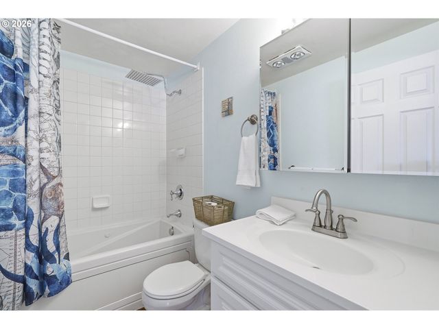 16200 Sw Vincent St, Beaverton, OR 97078