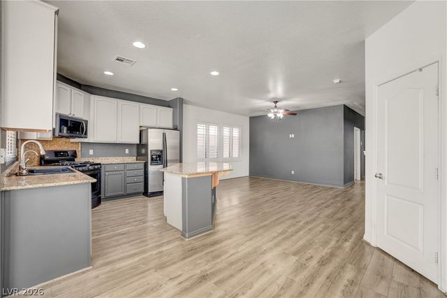 8517 Potters Clay Street, Las Vegas, NV 89143