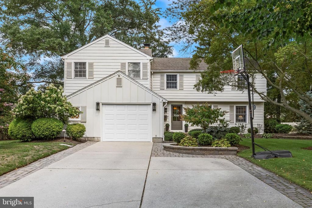 114 NANTUCKET DR, Cherry Hill, NJ 08034