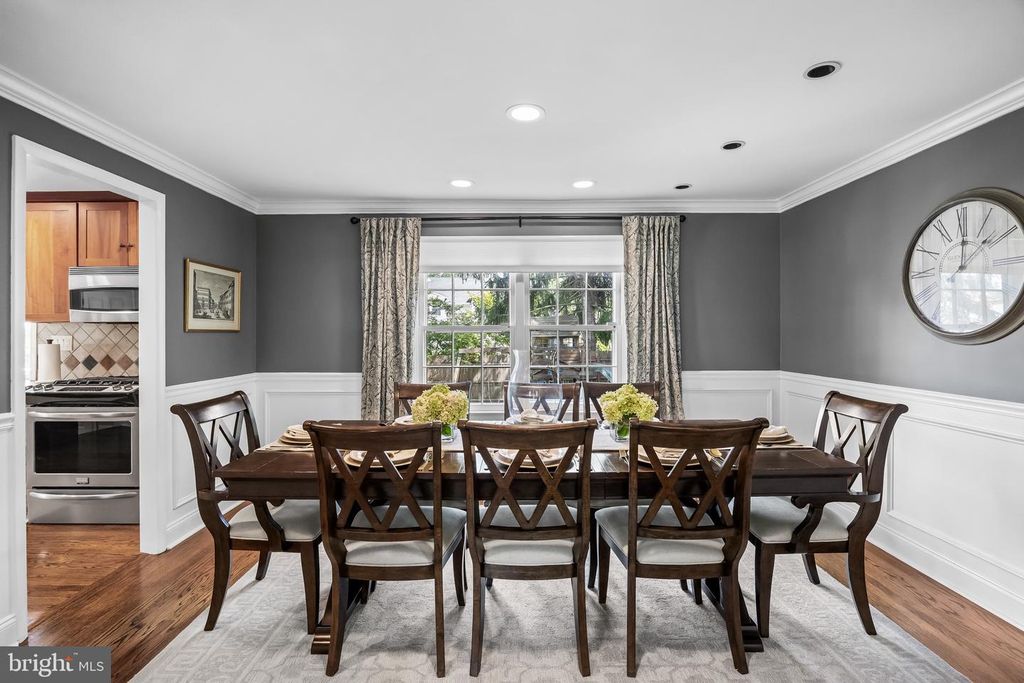Image 11 of property listing at 114 NANTUCKET DR, Cherry Hill, NJ 08034